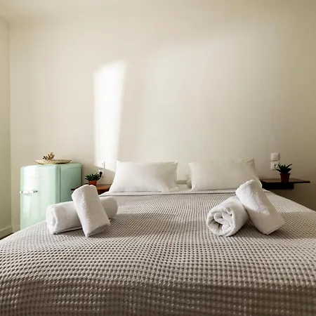 Nefelia Hotel *