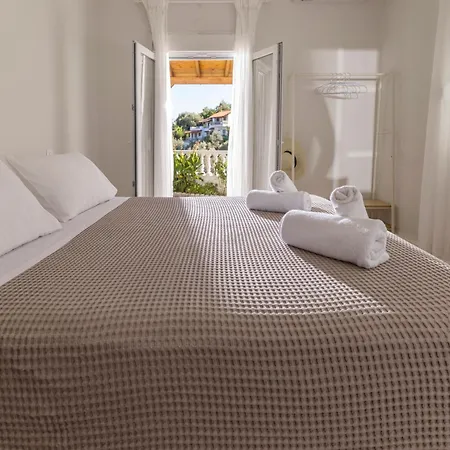 Hotel Nefelia *