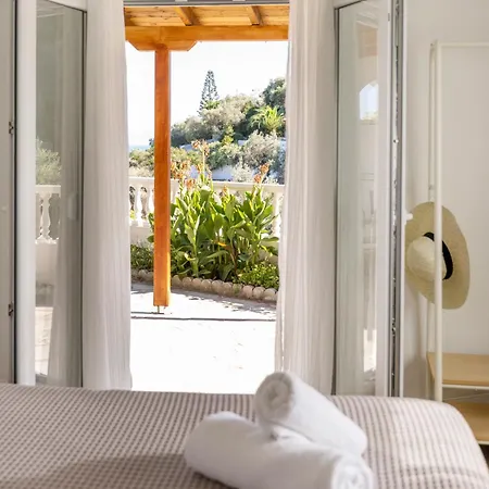 Hotel Nefelia *